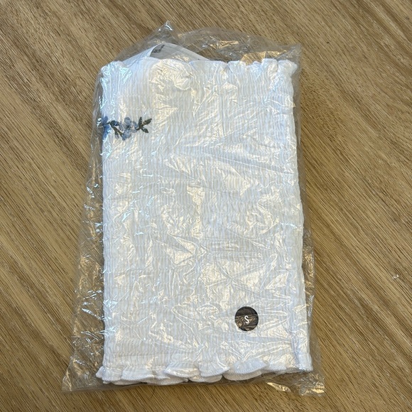 NEW Hollister Reversible Smocked Tube Top by - Picture 5 of 6